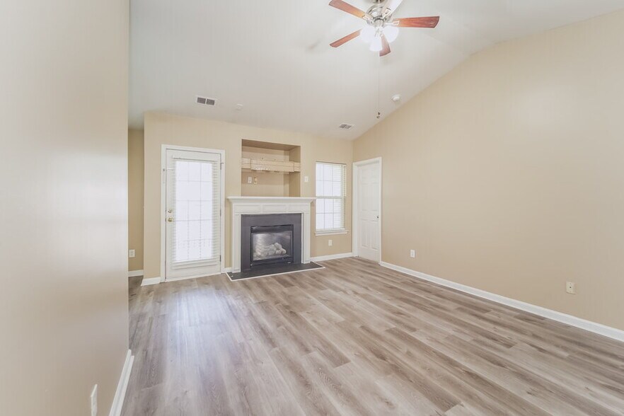 Building Photo - 7033 Indian Ridge Ln