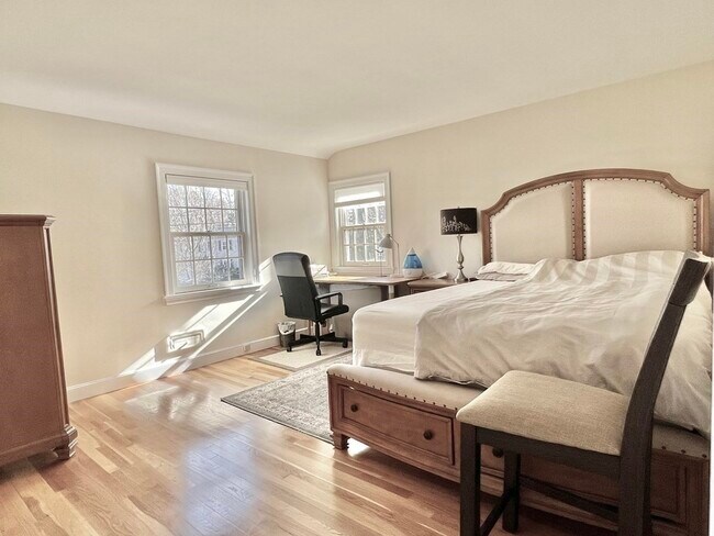 Building Photo - 124 Pilgrim Rd