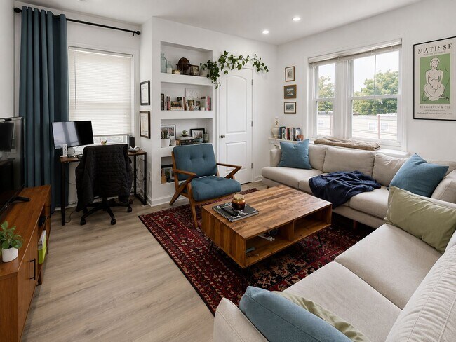 Building Photo - Renovated 2 Bedroom Apartment in Squirrel Hill, Philadelphia, PA | In-Unit Laundry, Central Air &...