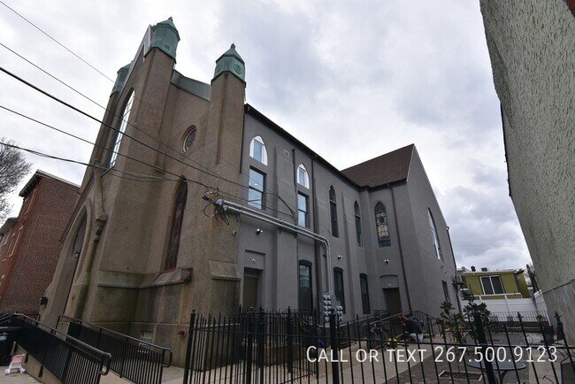 Building Photo - 1236 E Columbia Ave