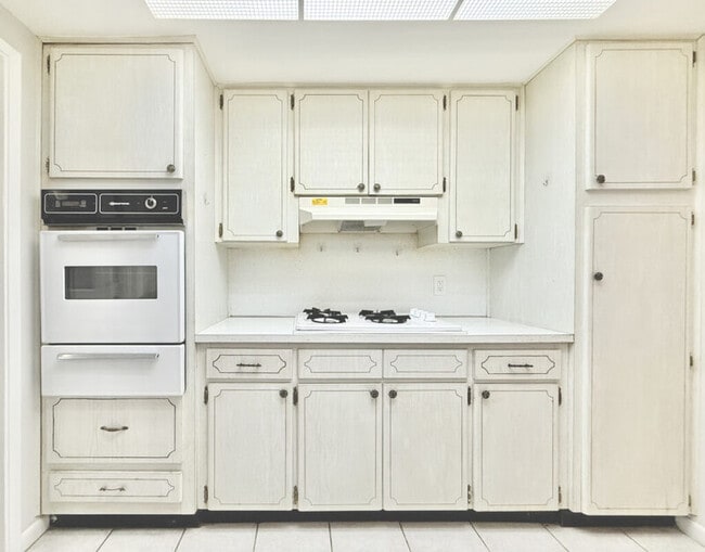 Building Photo - 911 Washington Ave SW