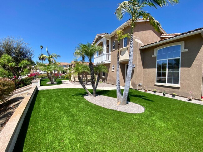 Building Photo - Executive 5 BR Home With Pool RV Parking H...