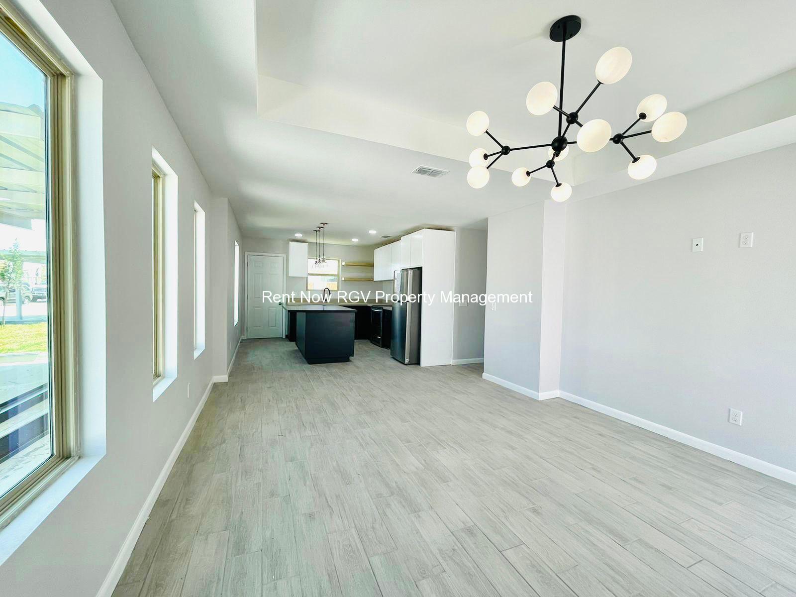 Building Photo - 3802 Las Vistas Ln