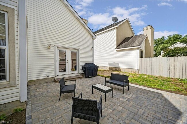 Building Photo - 2212 Creeks Edge Dr