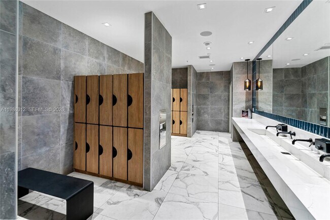 Building Photo - 90 SW 3rd St