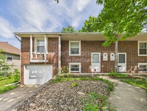 Building Photo - 2833 Tepee Ave