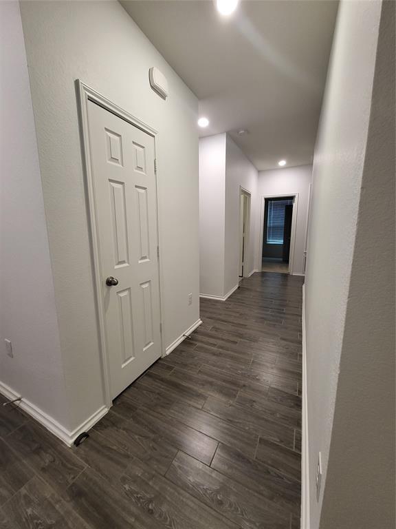 Building Photo - 817 Solitude Dr