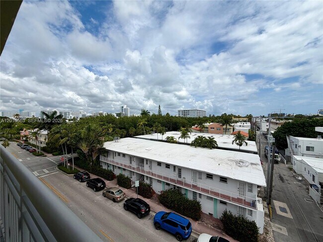 Building Photo - 851 Meridian Ave