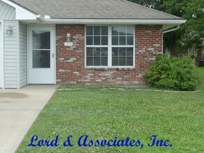 Building Photo - 318 Lois Ln