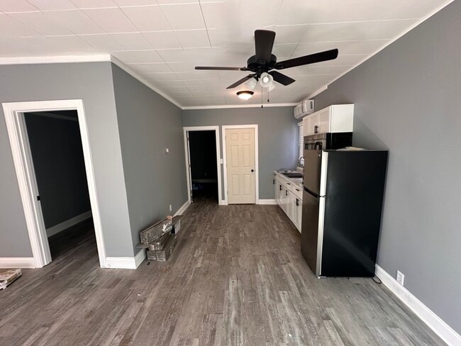 Building Photo - 2948 Shelby St