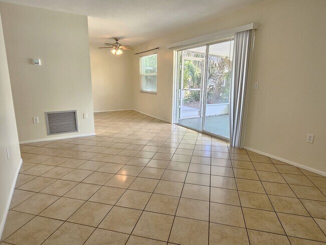 Building Photo - Annual Unfurnished 2 Bedroom 2 Bathroom Duplex with a Carport on Venice Island!