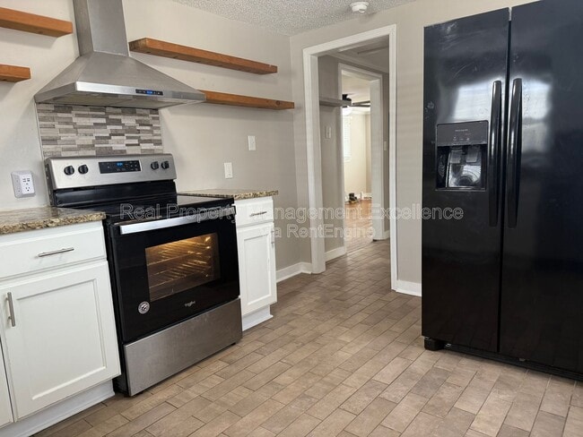 Building Photo - 308 New Rand Rd