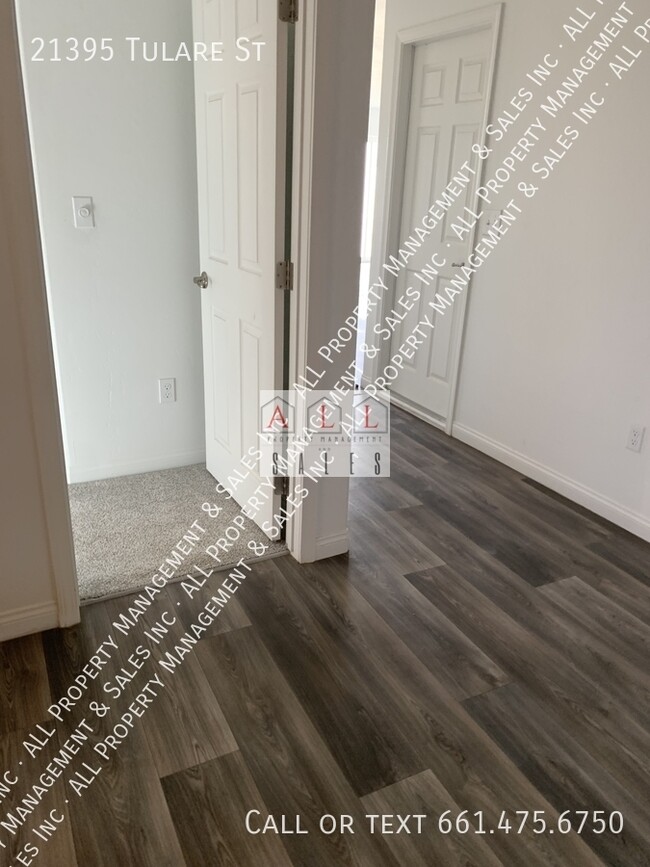 Building Photo - 21395 Tulare St
