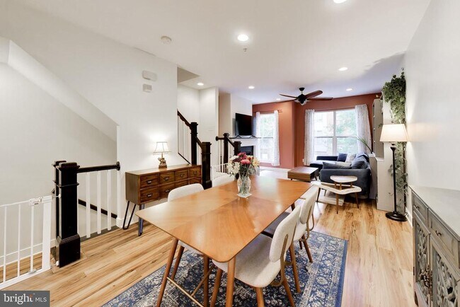 Building Photo - 4550 Longfellow St