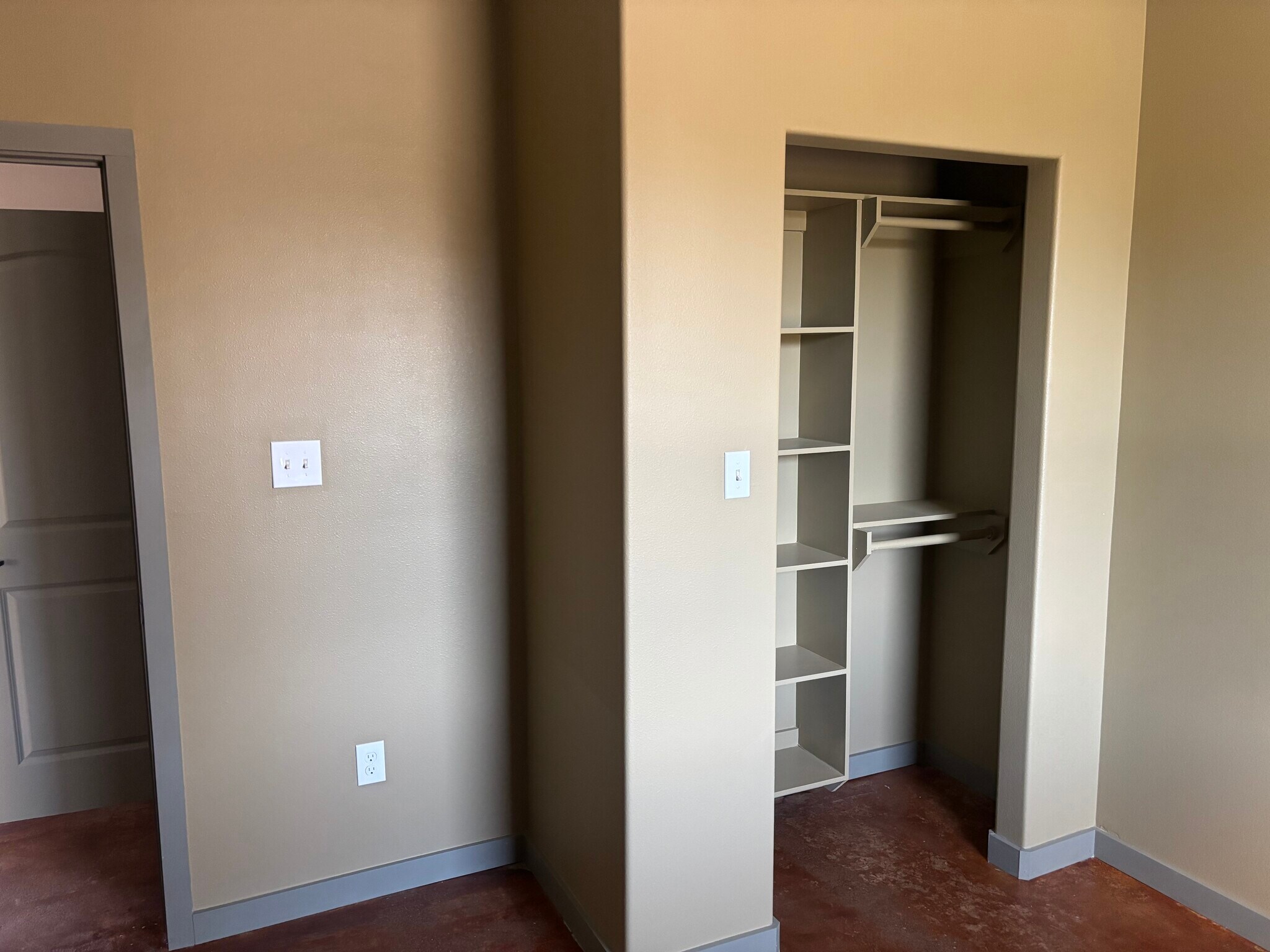 Building Photo - 3246 Meadow Ln