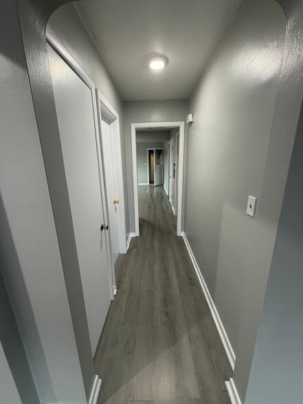 Building Photo - 5058 W Schubert Ave