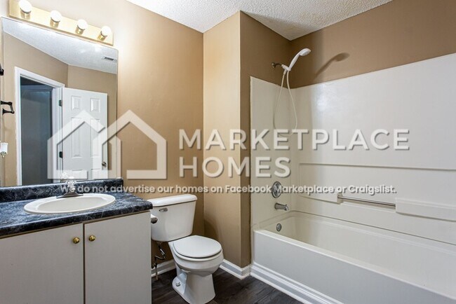 Building Photo - 832 Asbury Way