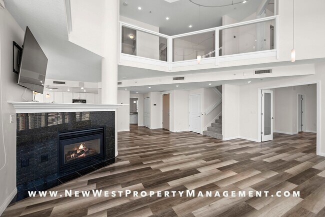 Building Photo - Spectacular Marina District 3-Bedroom Pent...