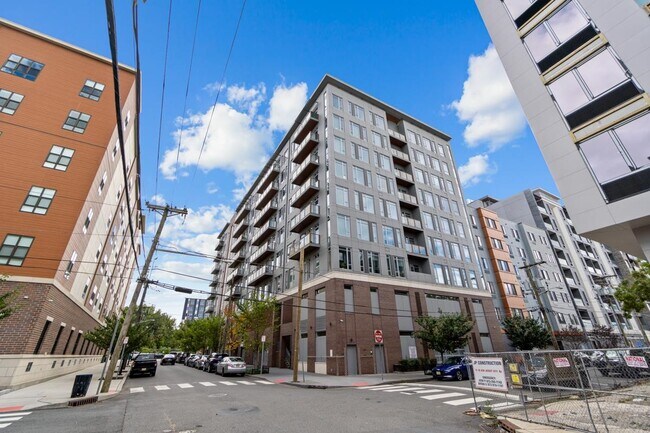 Building Photo - 458 Pacific Ave