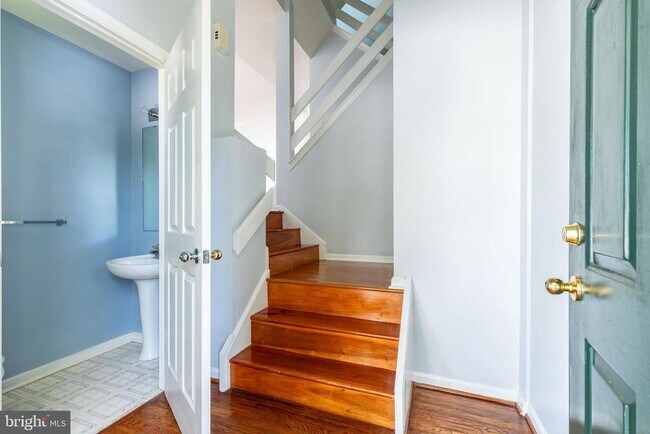 Building Photo - 307 Thyme Ln