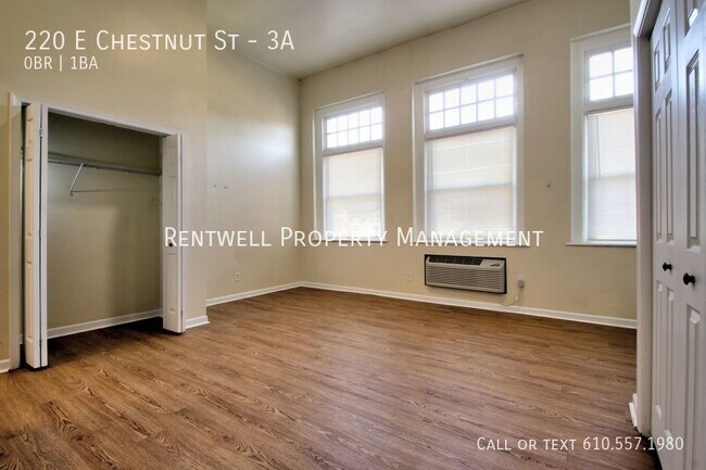 Building Photo - 220 E Chestnut St