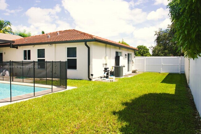 Building Photo - 25760 SW 127th Ct