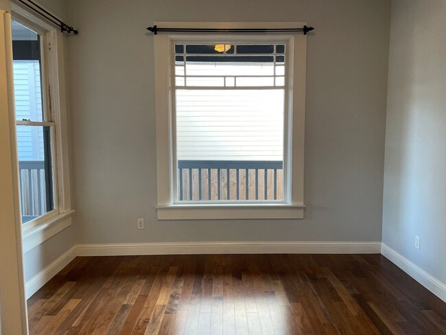 Building Photo - M1614 #1-3