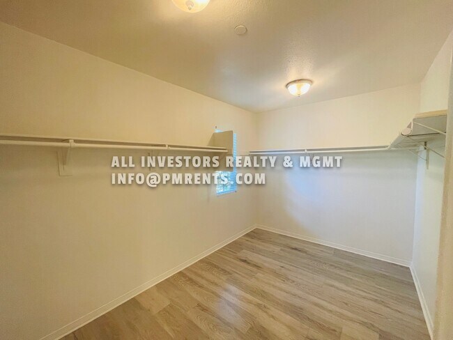 Building Photo - 5554 Nanday Ct