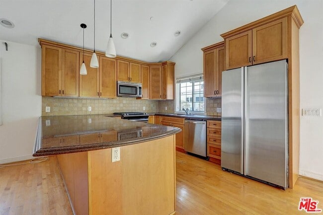 Building Photo - 456-452 Smithwood Dr