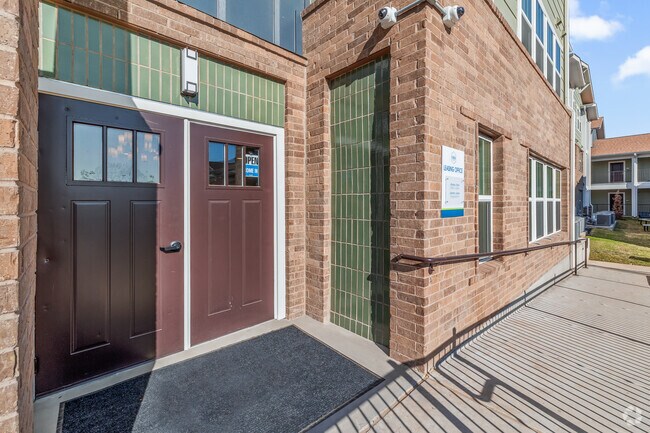 Leasing Office Entrance - Lydle Ridge Apartments