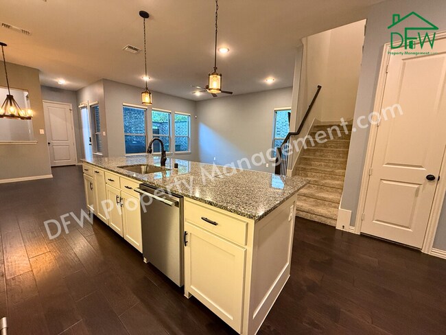 Building Photo - Spacious 3-Bedroom Townhome in Prime Arlington Location – Stylish, Modern, and Move-In Ready!