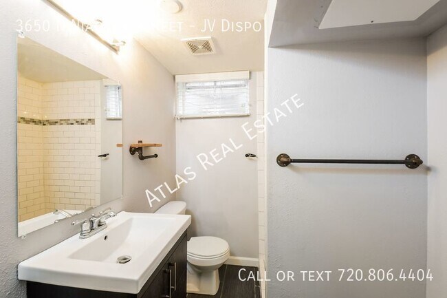 Building Photo - Desirable 4 bed /2 bath home in the middle...