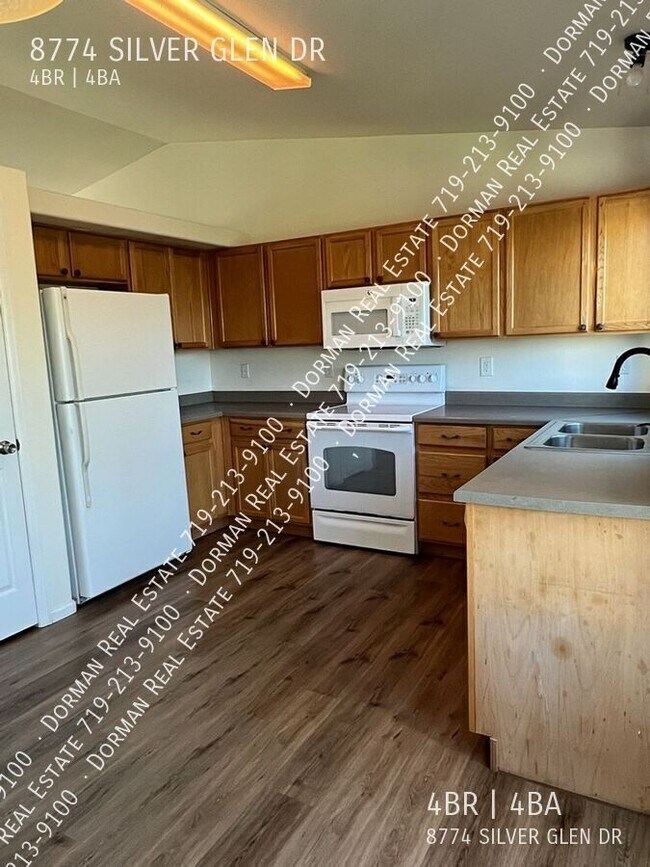 Building Photo - 8774 Silver Glen Dr