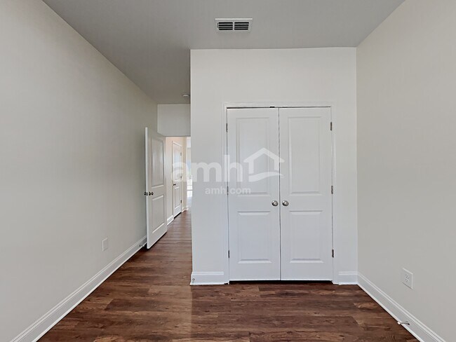 Building Photo - 3219 Brierhill Rd