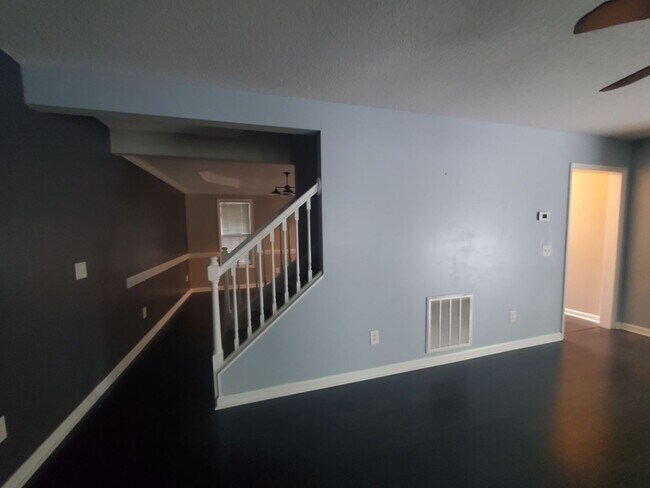 Building Photo - 21 Candler Ct