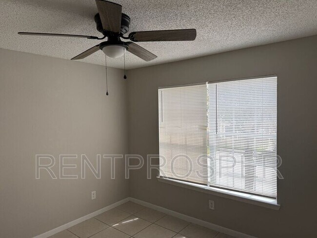 Building Photo - 5545 Devonbriar Way