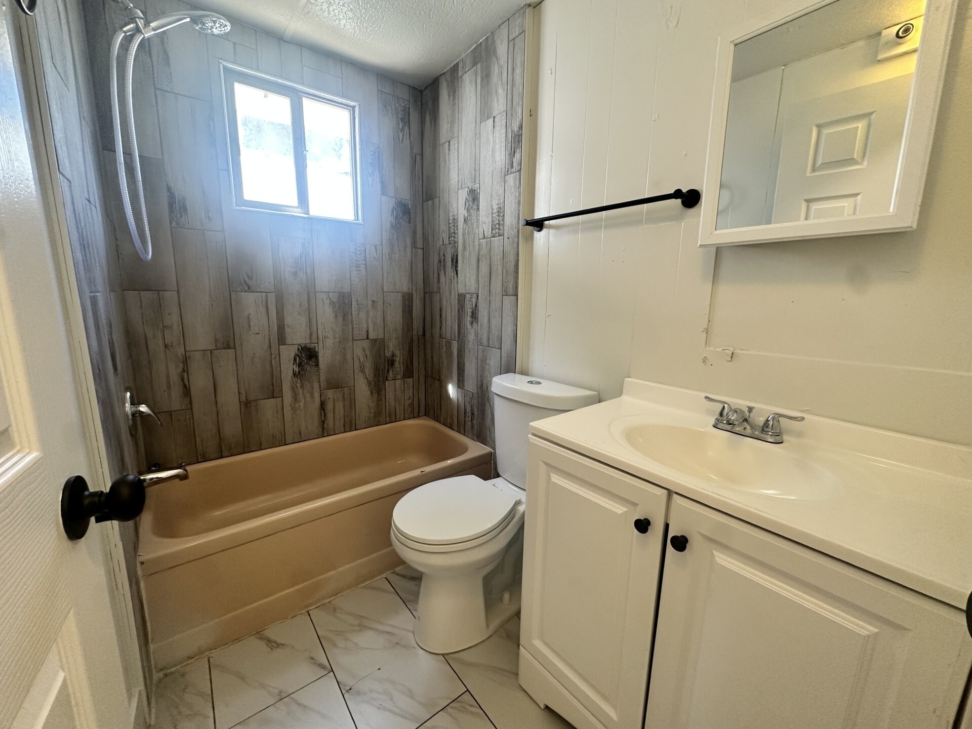 Building Photo - 500 S Main St