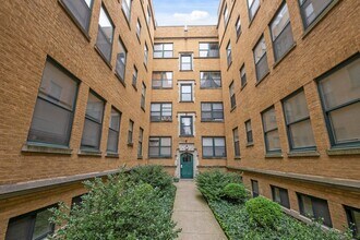 Building Photo - Beautiful 2 Bedroom in South Shore