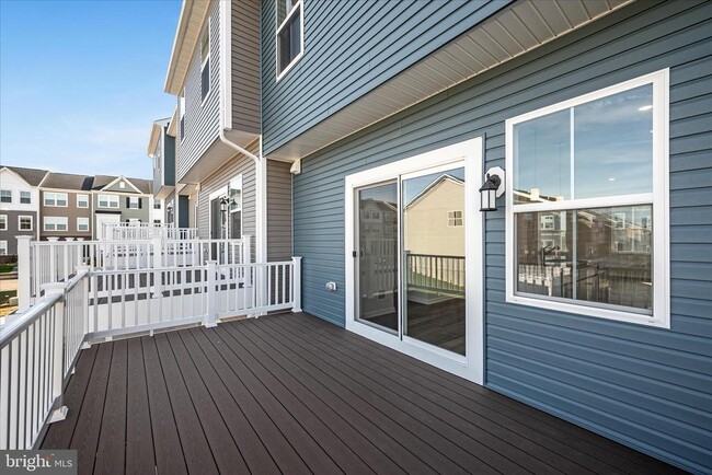 Building Photo - 409 18th Ave