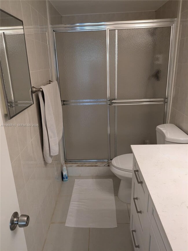 Building Photo - 9621 SW 77th Ave