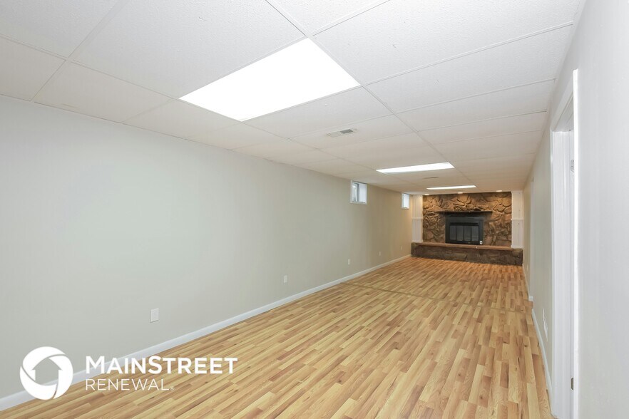 Building Photo - 5522 Carson St