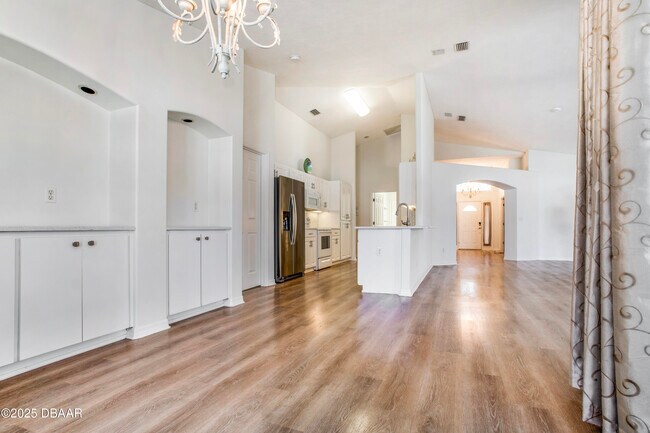 Building Photo - 6115 Sabal Point Cir