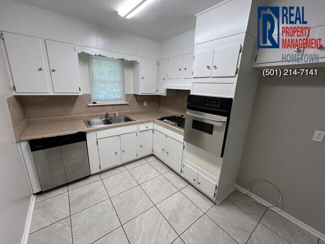 Building Photo - 1016 W. Kiehl-