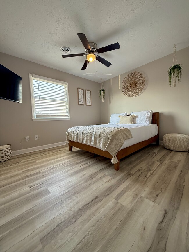 Building Photo - 18 Southeast Court