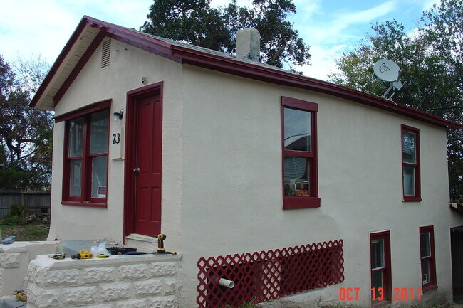 Building Photo - 23 S Peninsula Dr