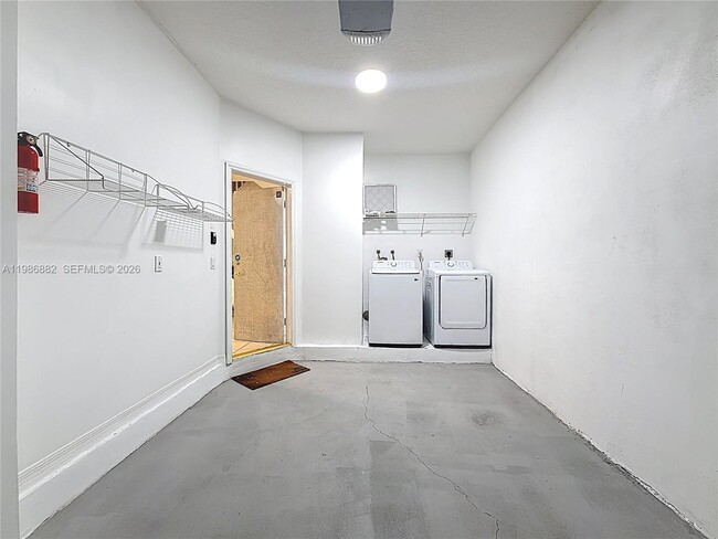 Building Photo - 4330 NW 114th Pl