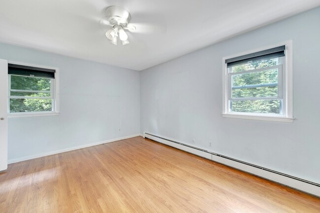 Building Photo - 106 Hillside Ave