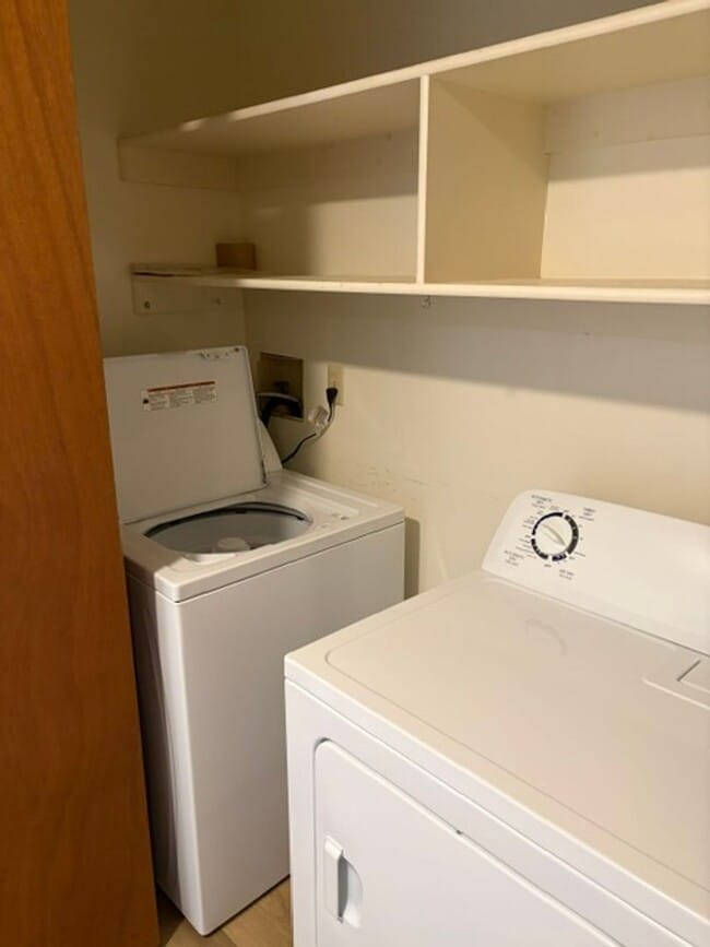 Building Photo - 2 Bedroom 1 Bathroom Condo