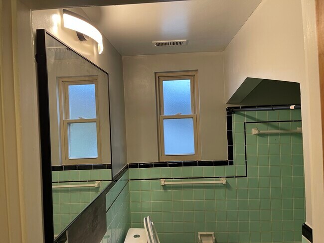 Building Photo - 2943 West Tower Ave