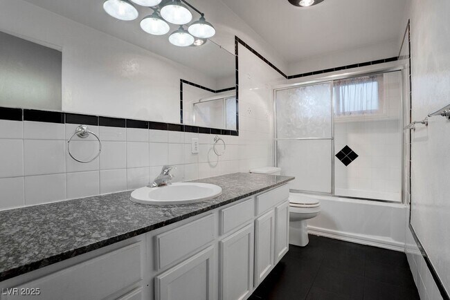 Building Photo - 908 Bonita Ave